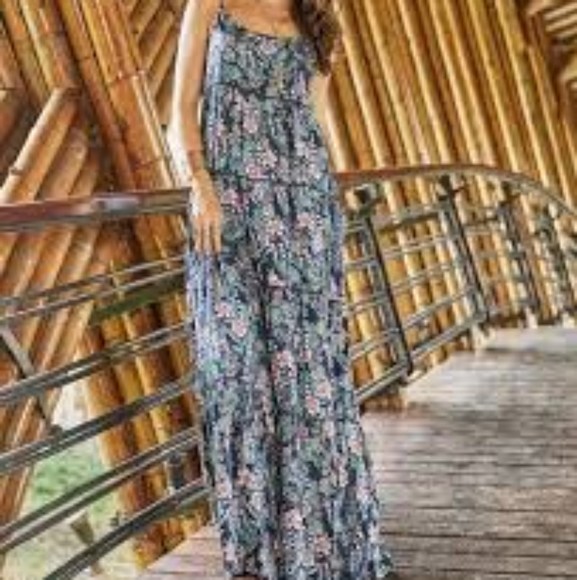 Suzanne Betro Dresses & Skirts - NWT.  Suzanne Betro dress